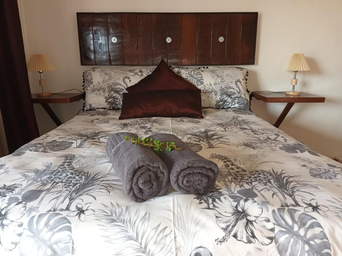 Chameleon Lodge Colchester Bagian luar foto