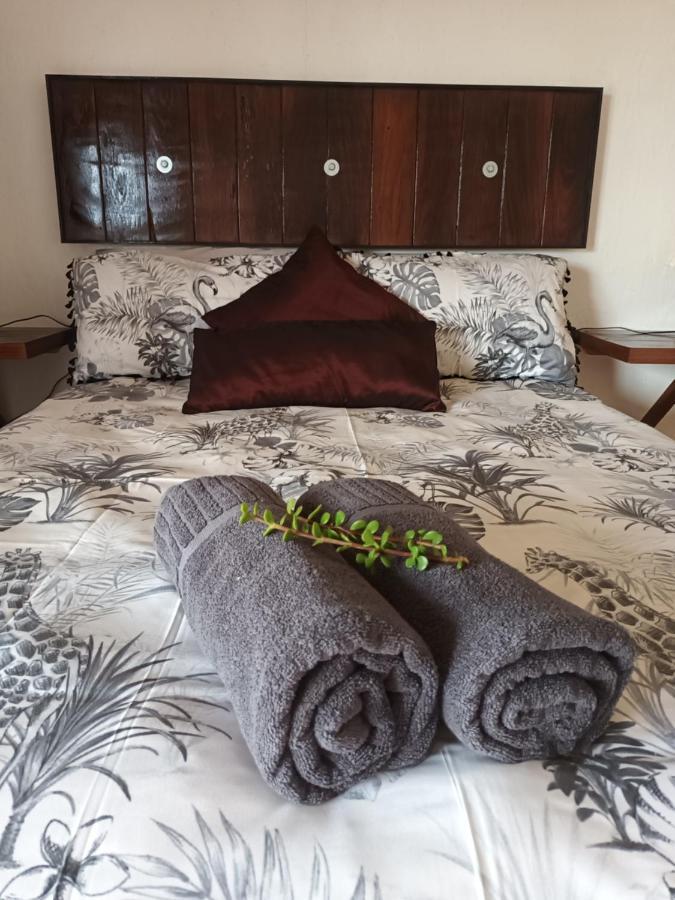 Chameleon Lodge Colchester Bagian luar foto