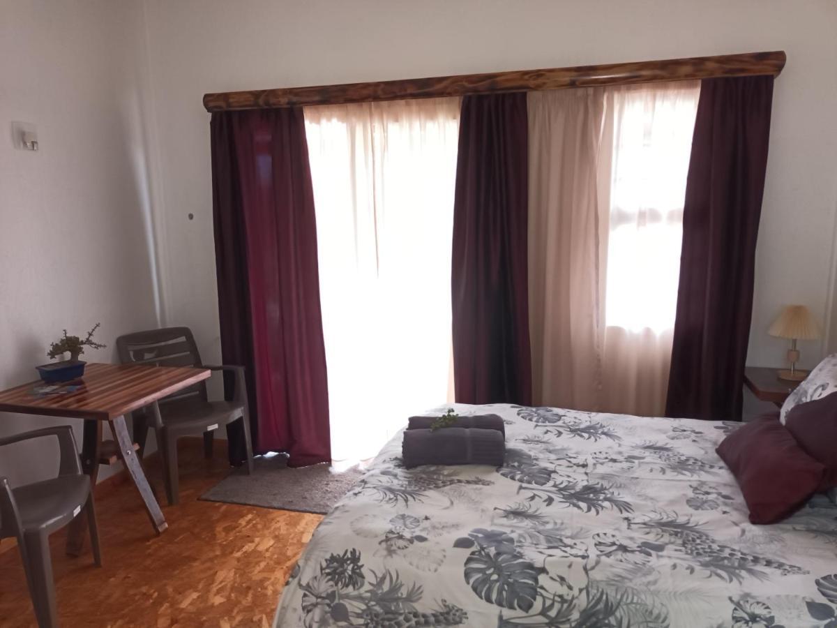Chameleon Lodge Colchester Bagian luar foto