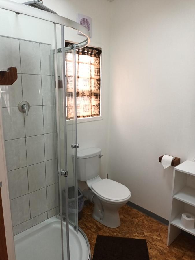 Chameleon Lodge Colchester Bagian luar foto